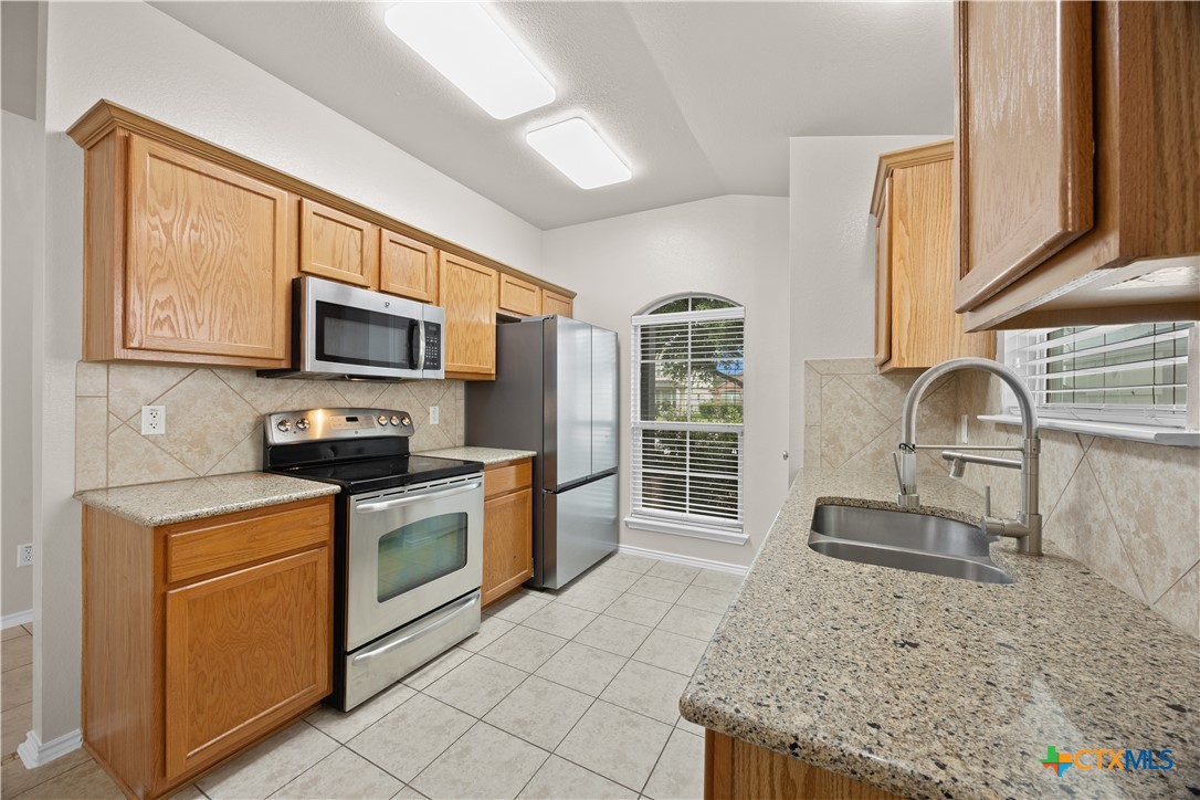 main property photo 12