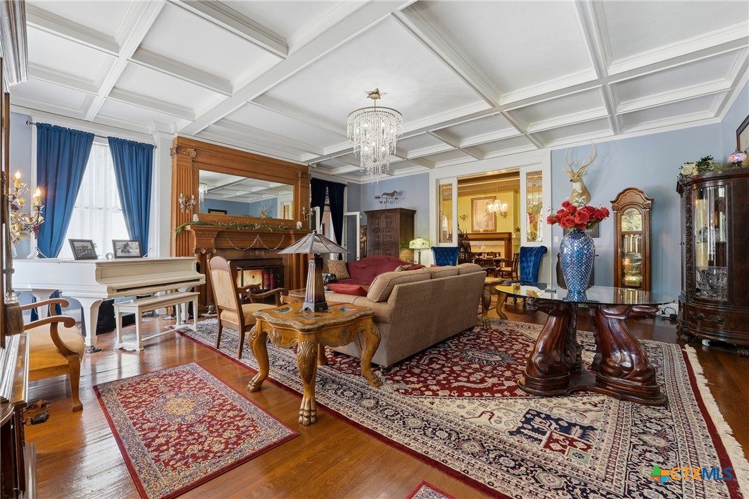 main property photo 9