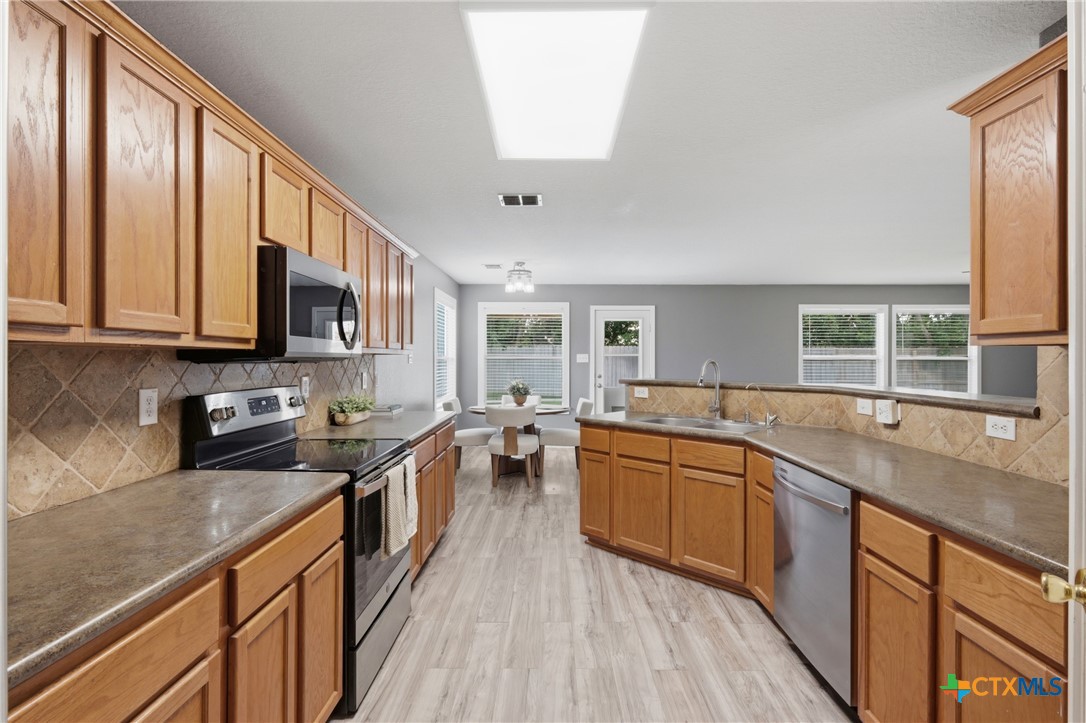 main property photo 12