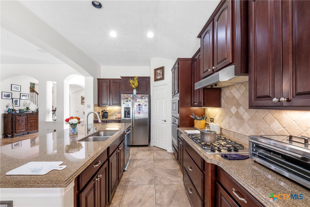 main property photo 9