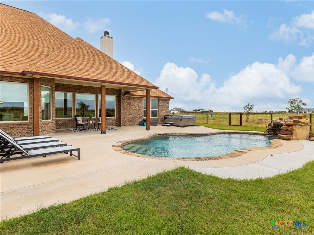 main property photo 31