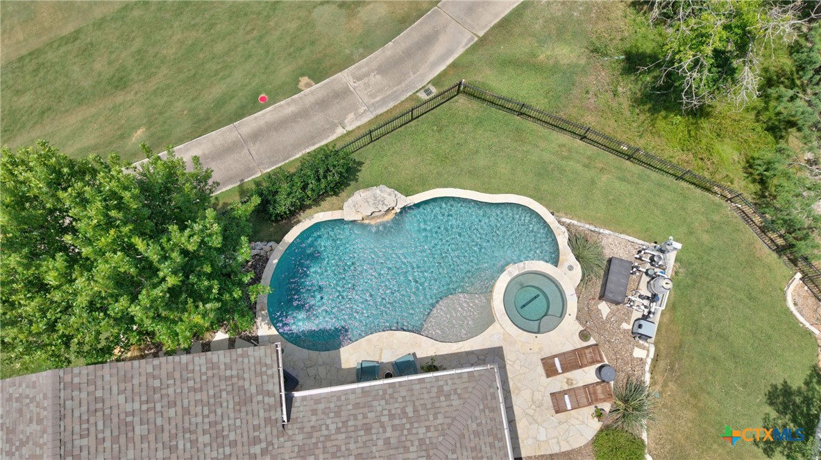 main property photo 36