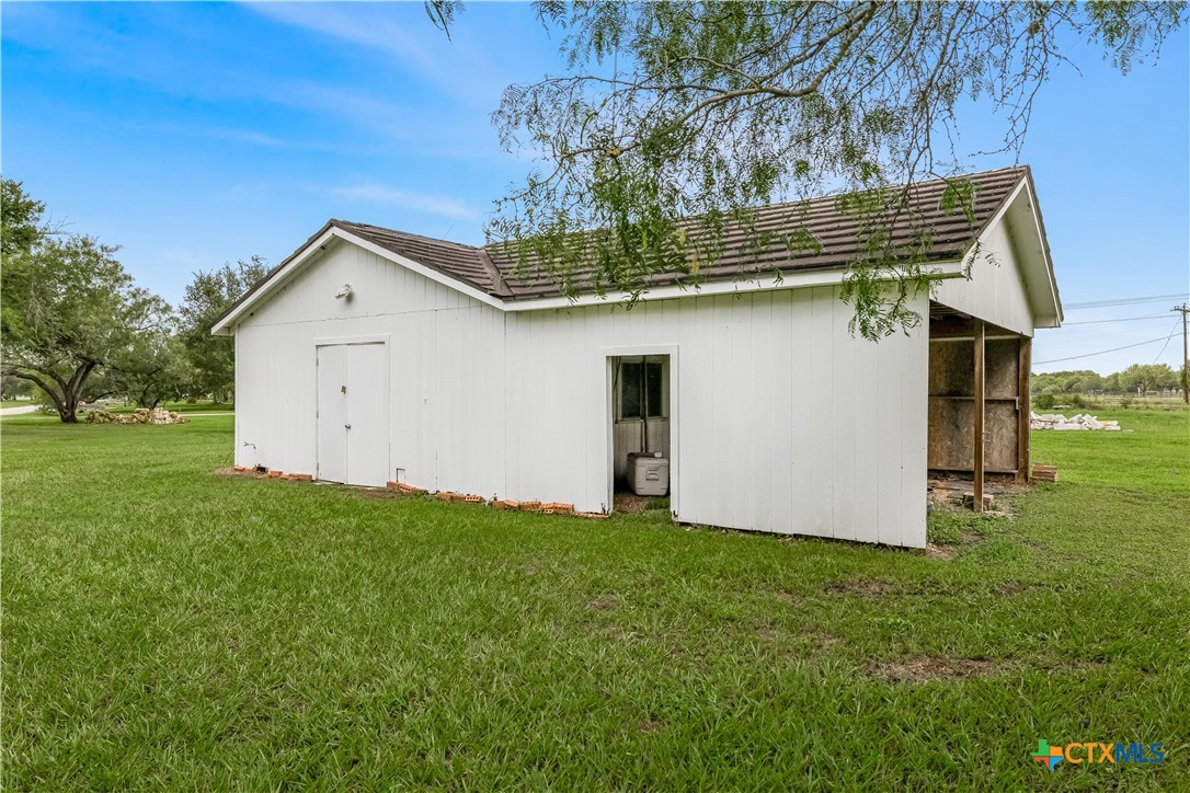 main property photo 32