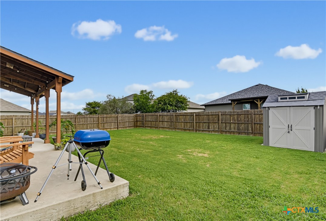 main property photo 28