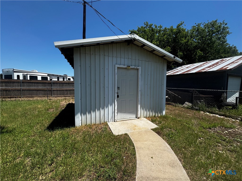 main property photo 31