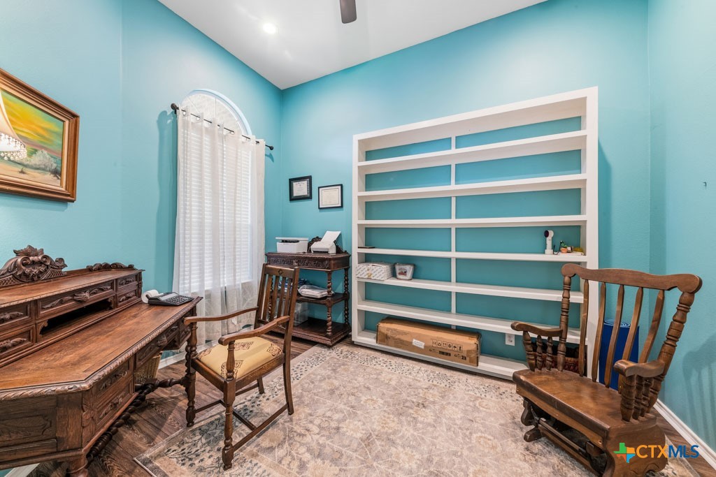 main property photo 10