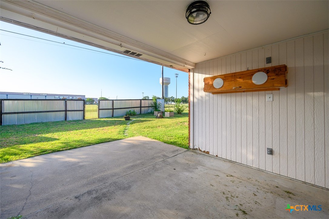 main property photo 29