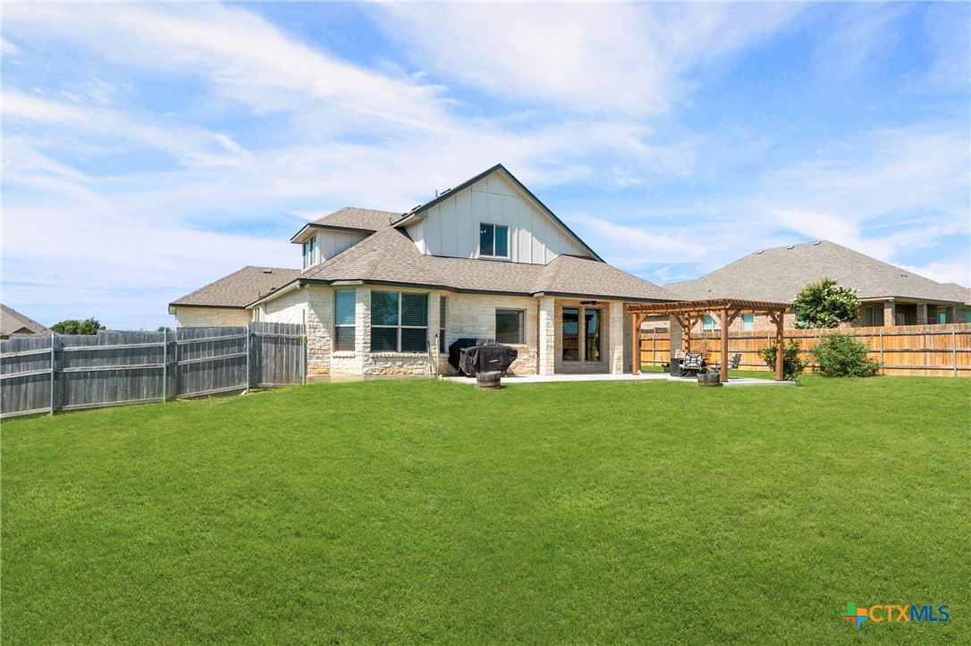 main property photo 40