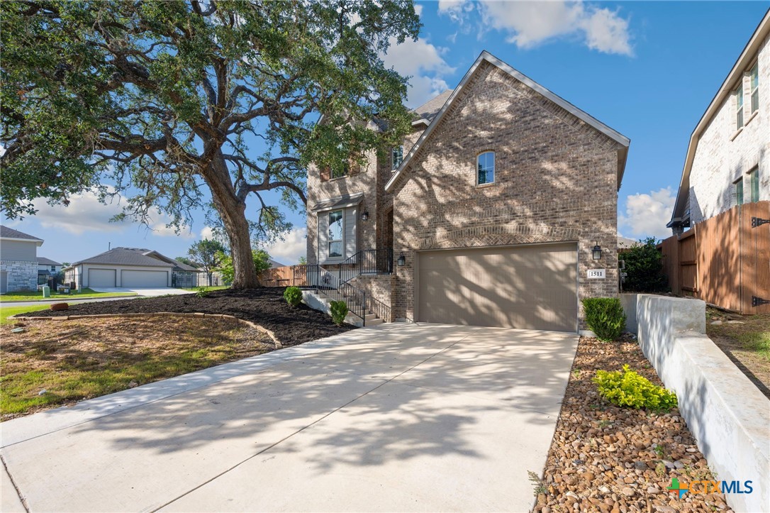 main property photo 11