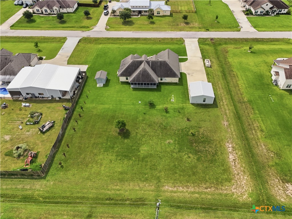main property photo 40