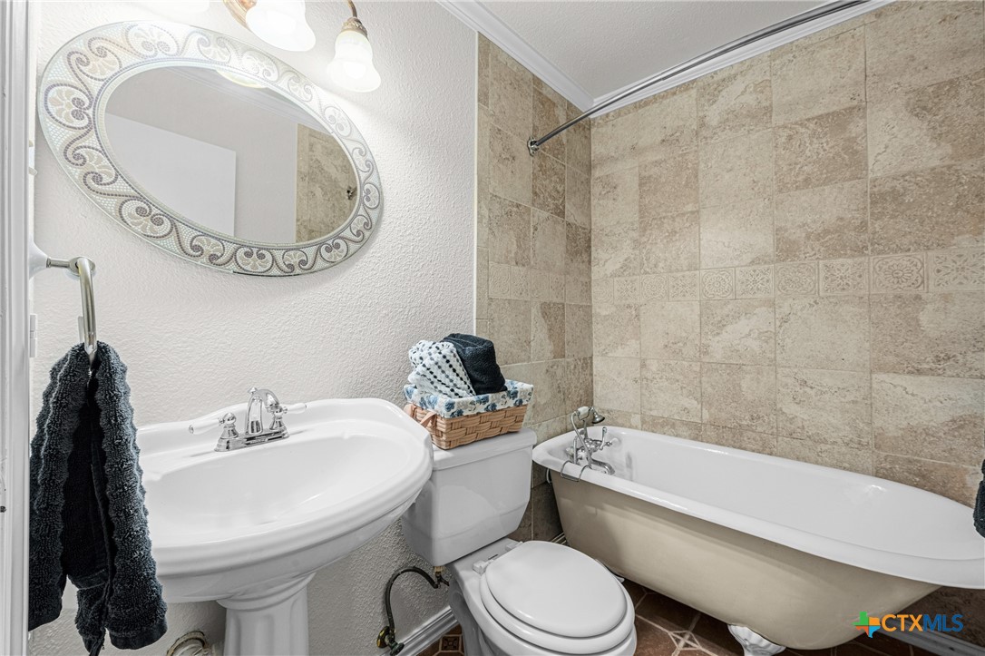 main property photo 13