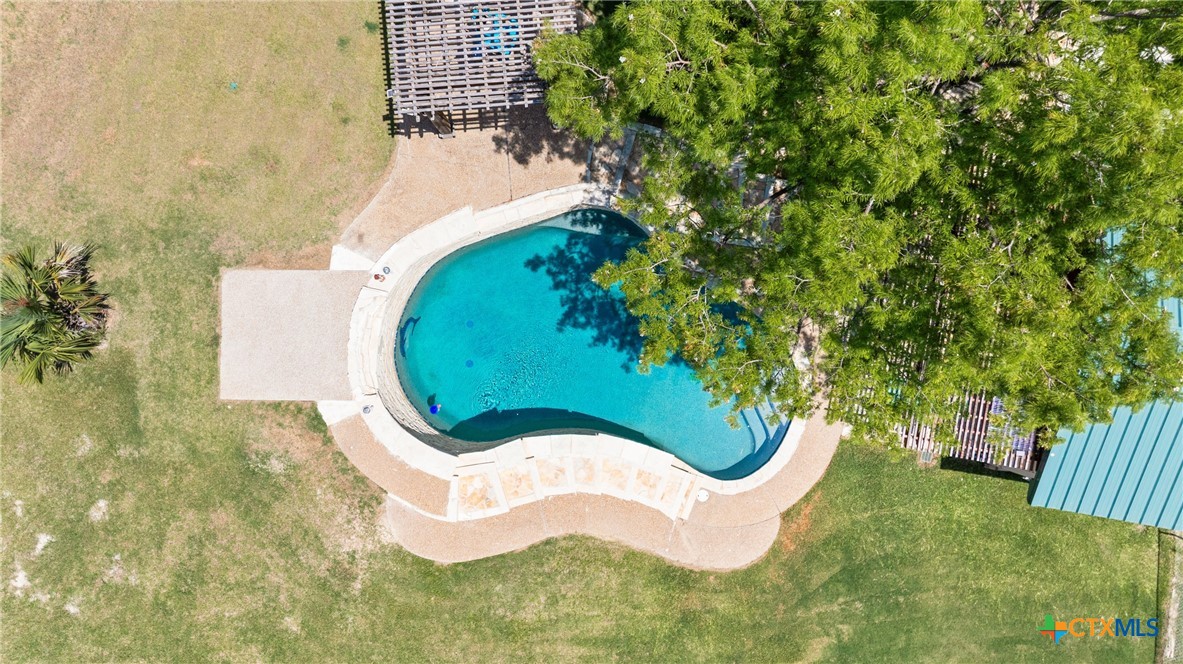 main property photo 41