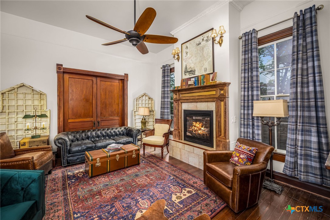 main property photo 11