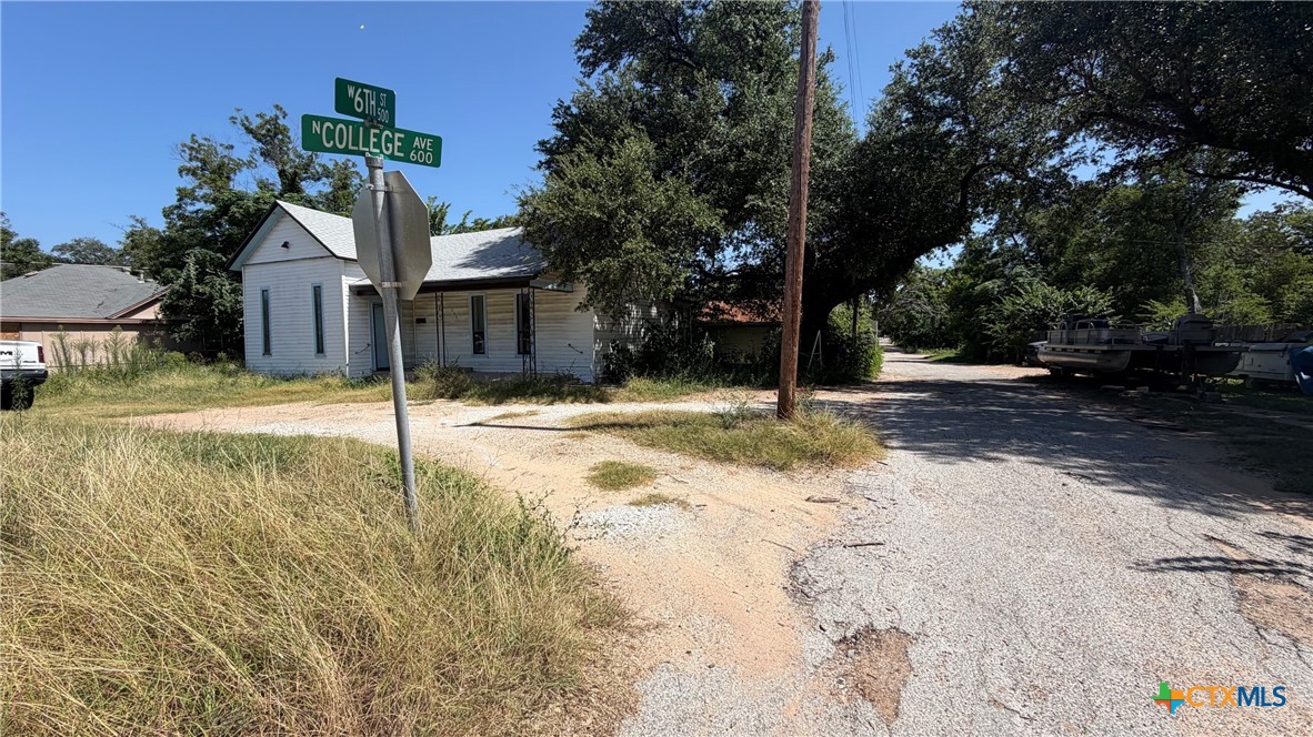main property photo 2