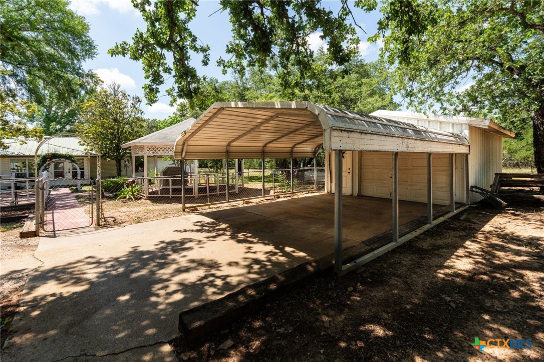 main property photo 29