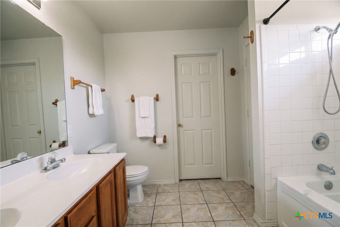 main property photo 9