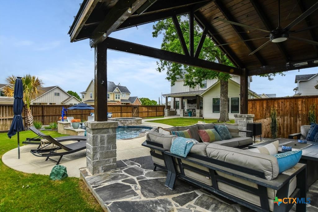 main property photo 31