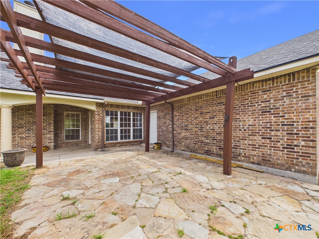 main property photo 23