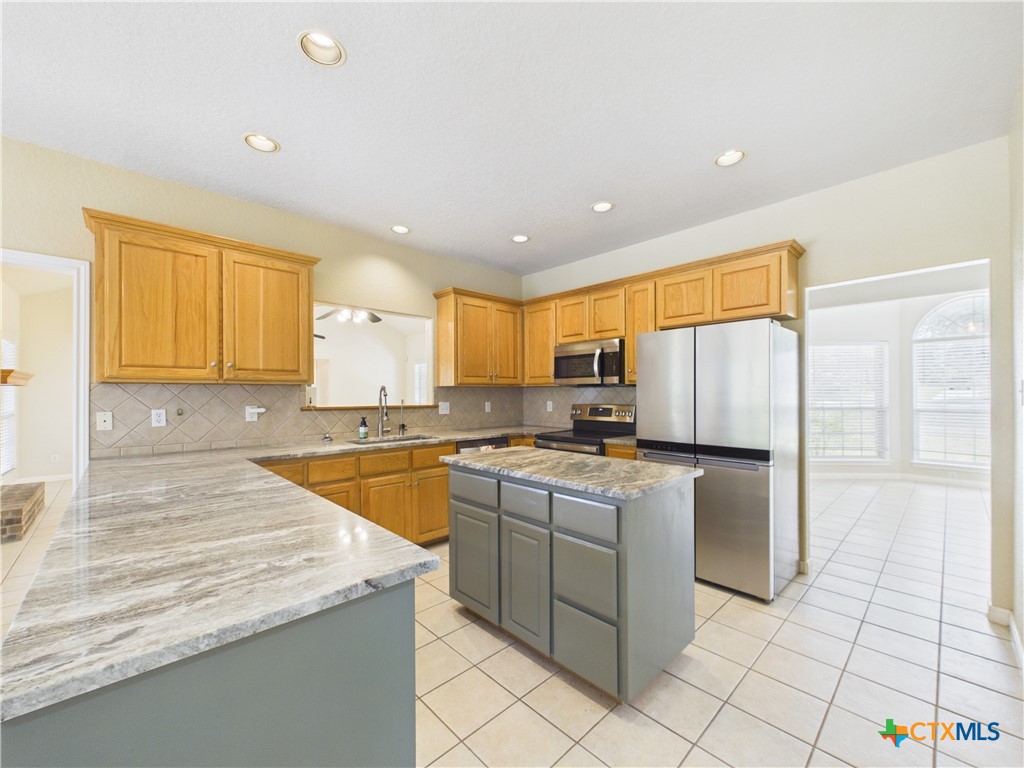 main property photo 8