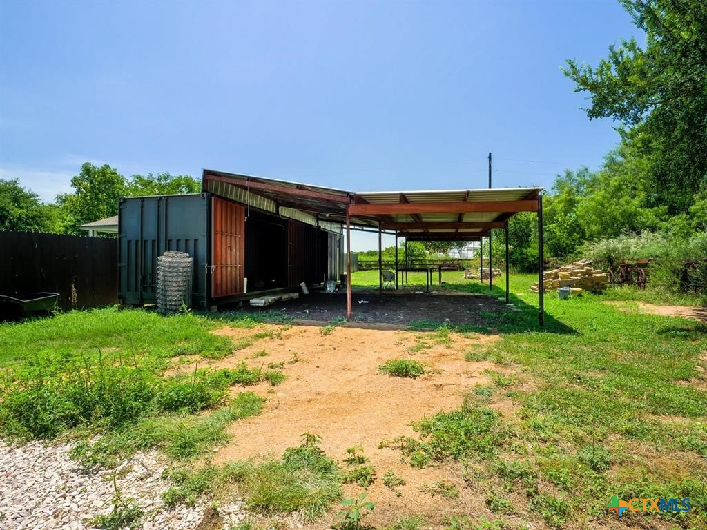 main property photo 28
