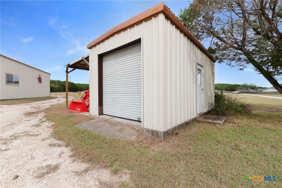 main property photo 7