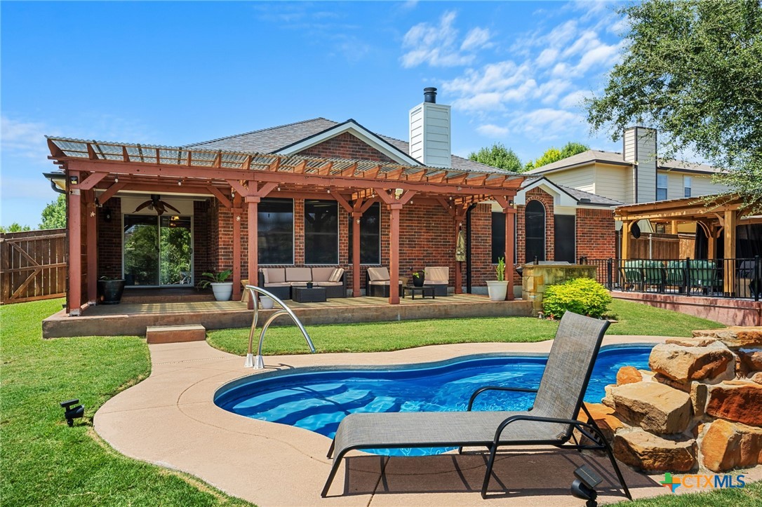 main property photo 34