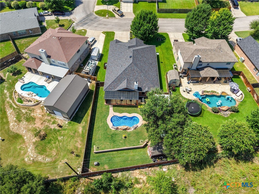 main property photo 37