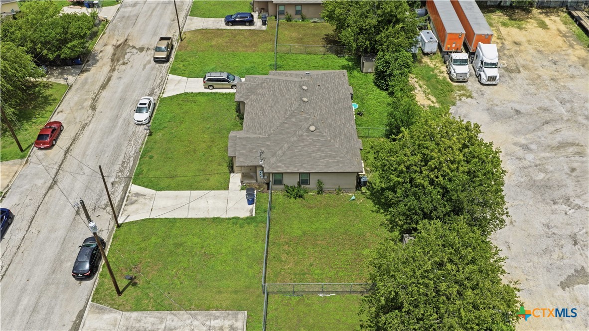 main property photo 28