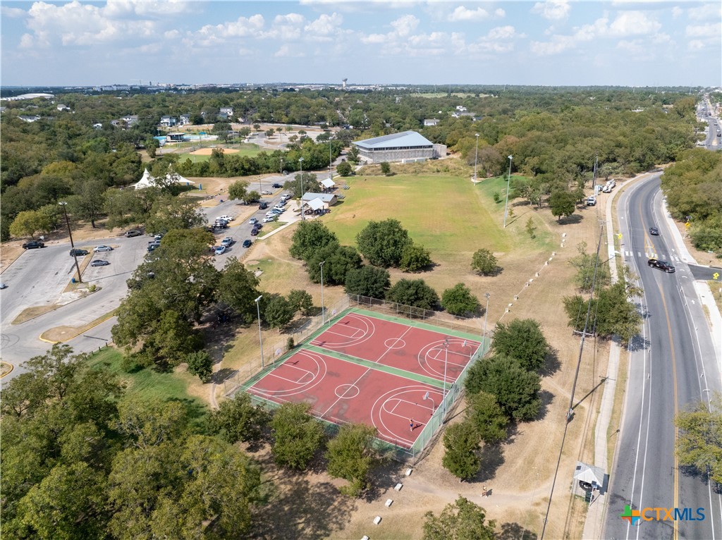 main property photo 10