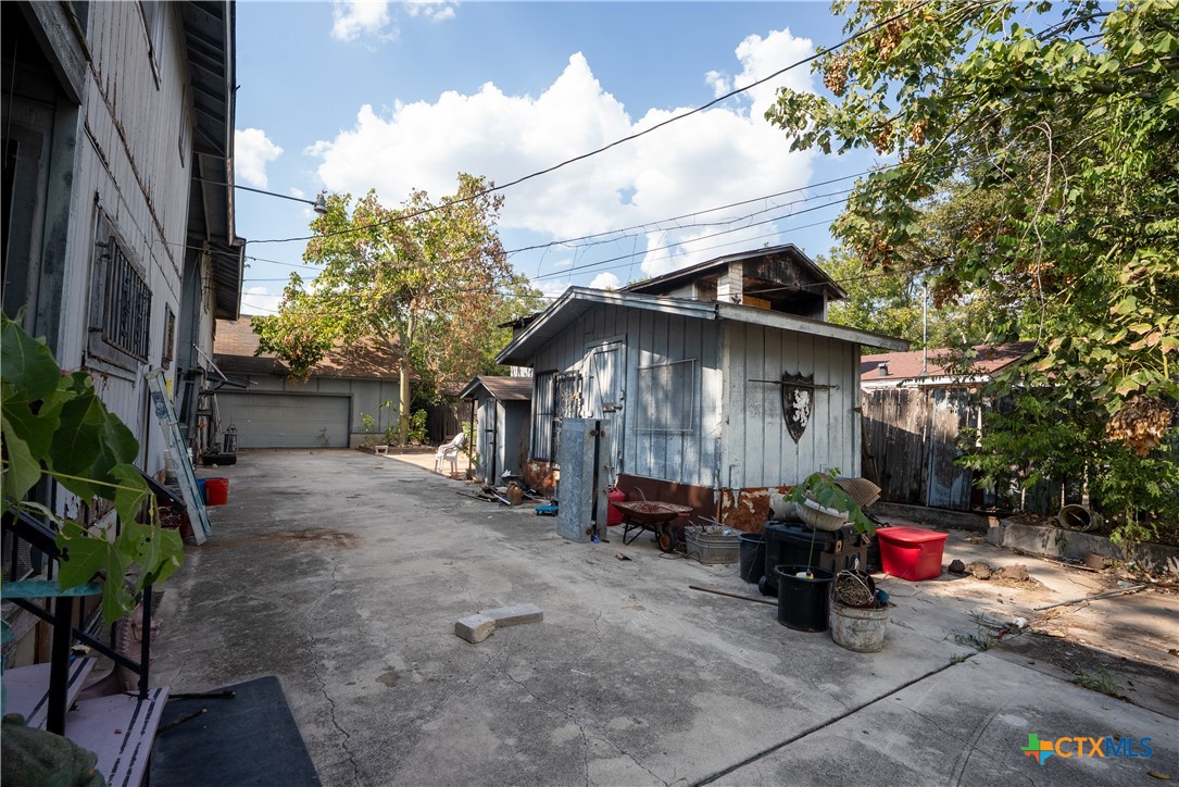 main property photo 18