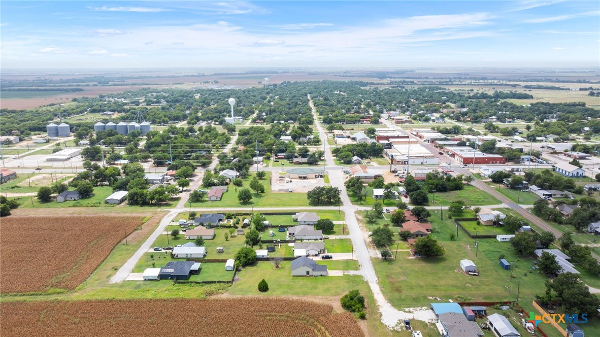 main property photo 40