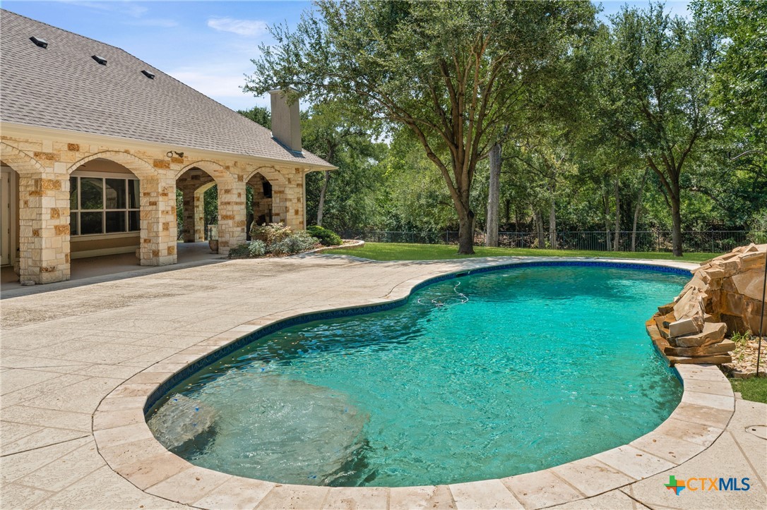 main property photo 44