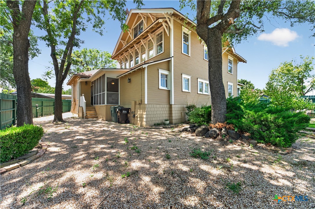 main property photo 37