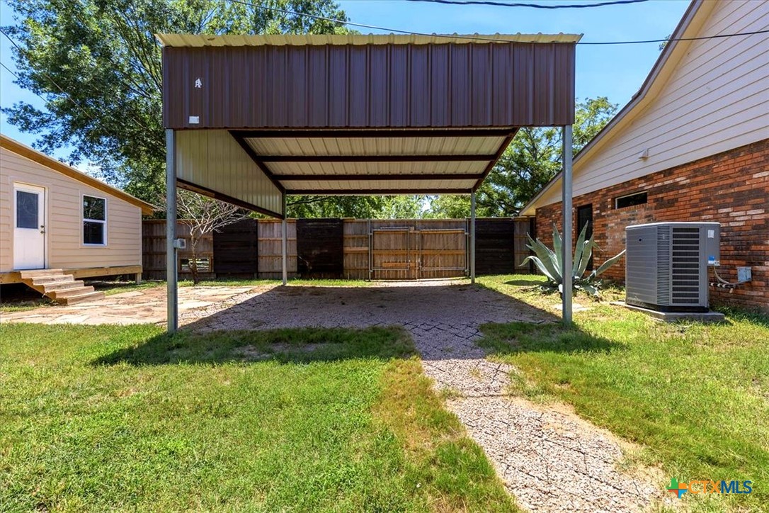 main property photo 28
