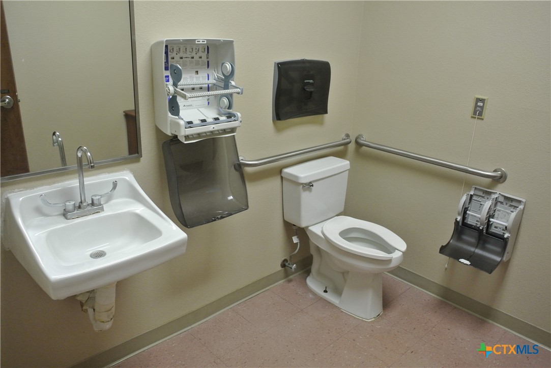 main property photo 3