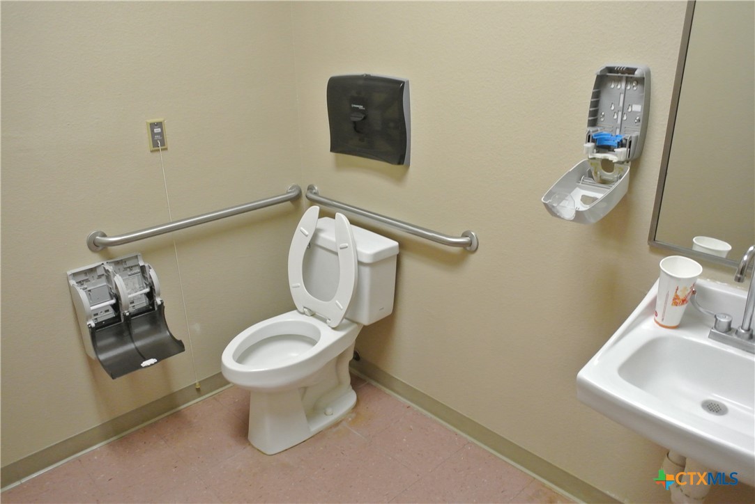 main property photo 4