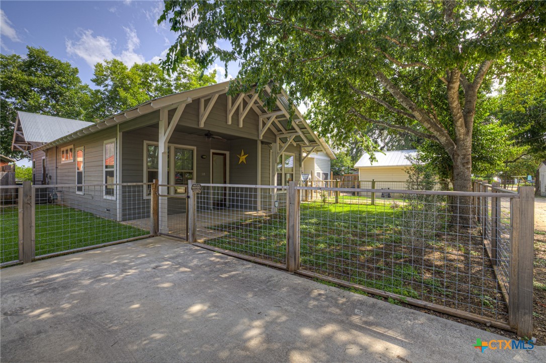 main property photo 14