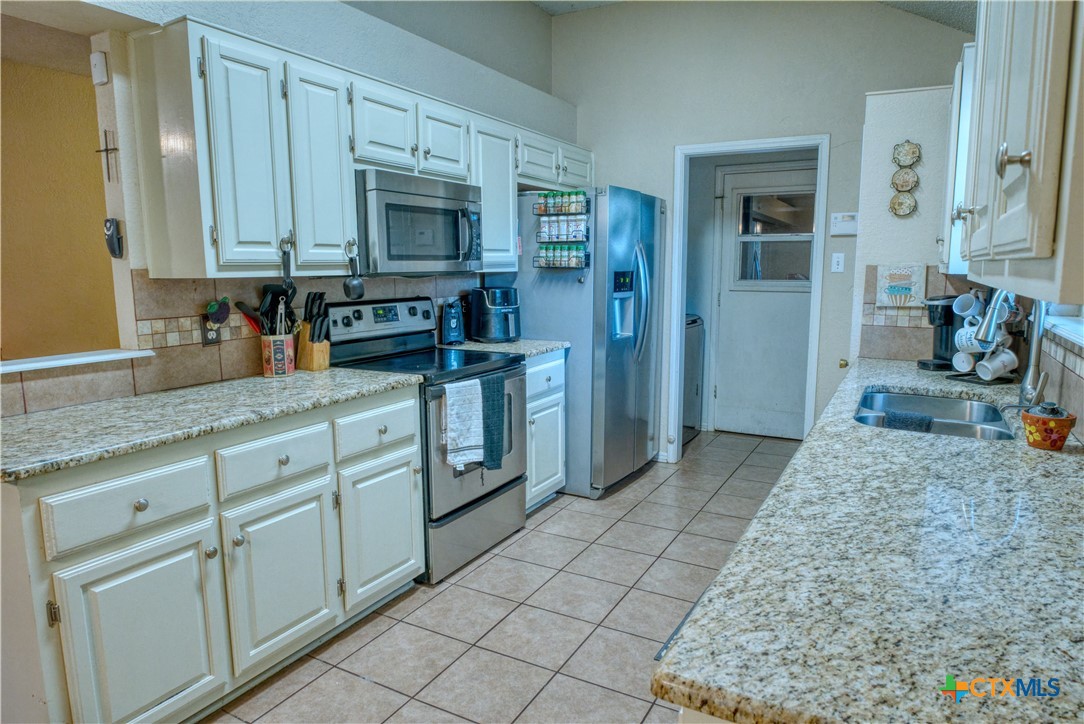 main property photo 7