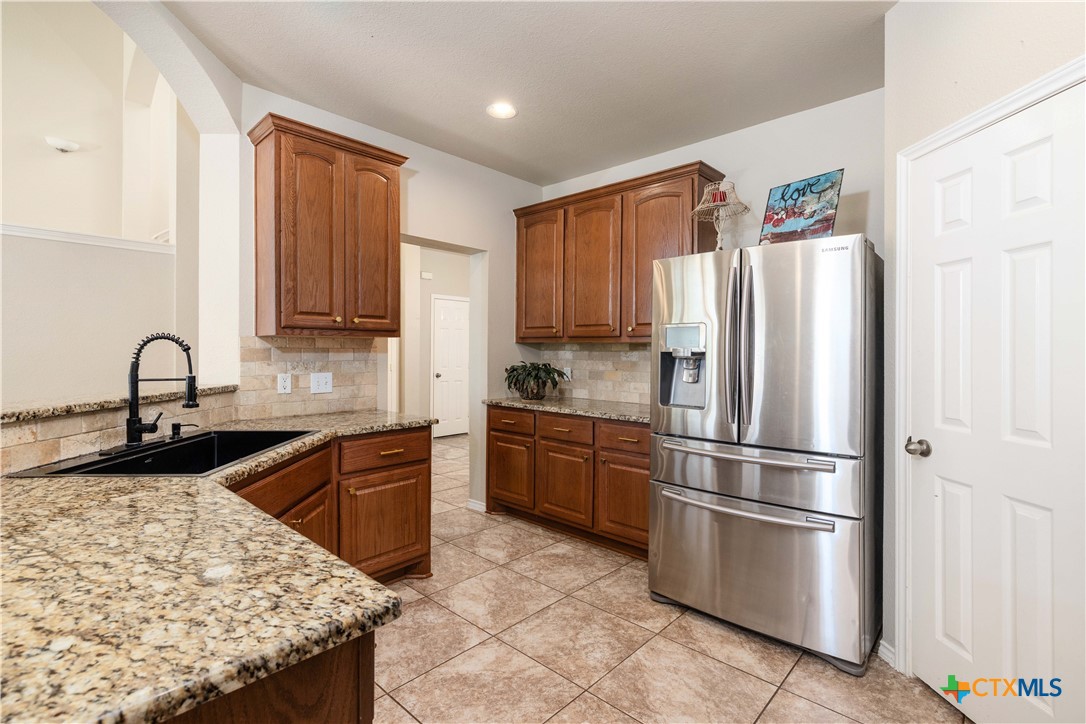 main property photo 6