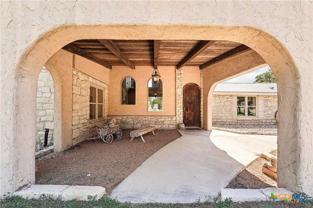 main property photo 9