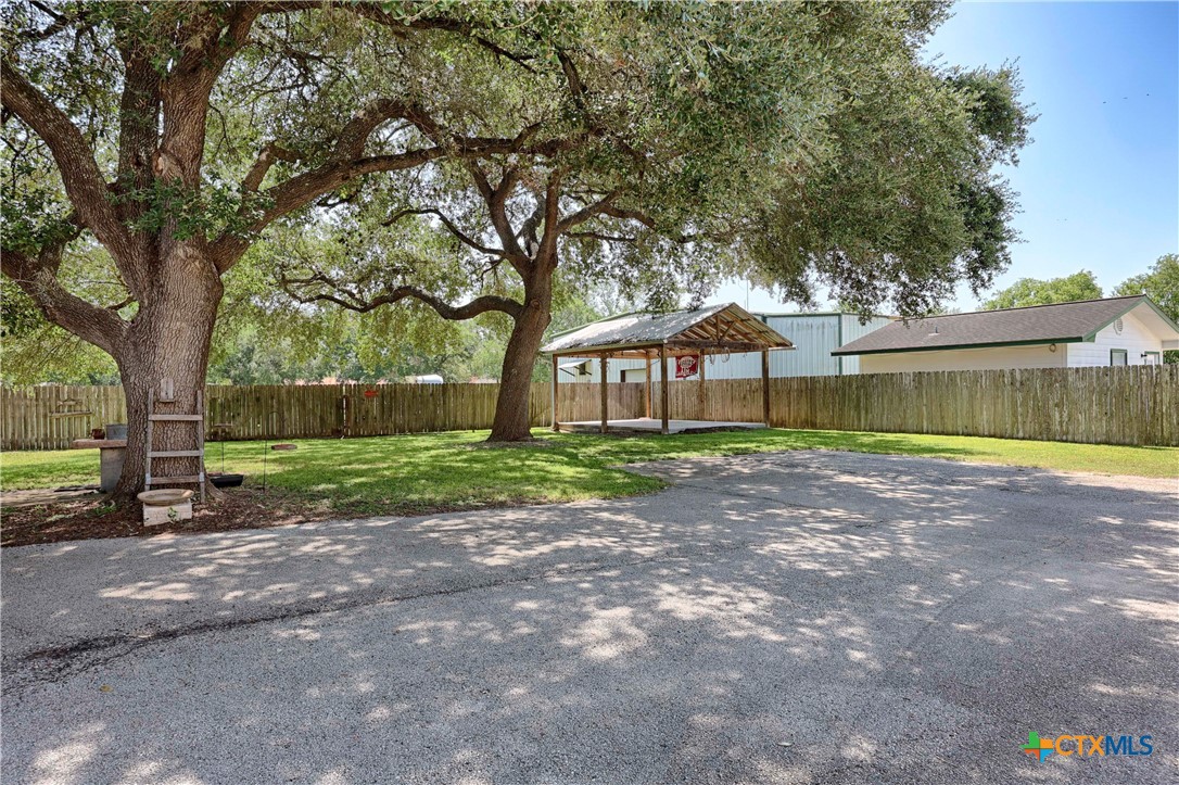 main property photo 37
