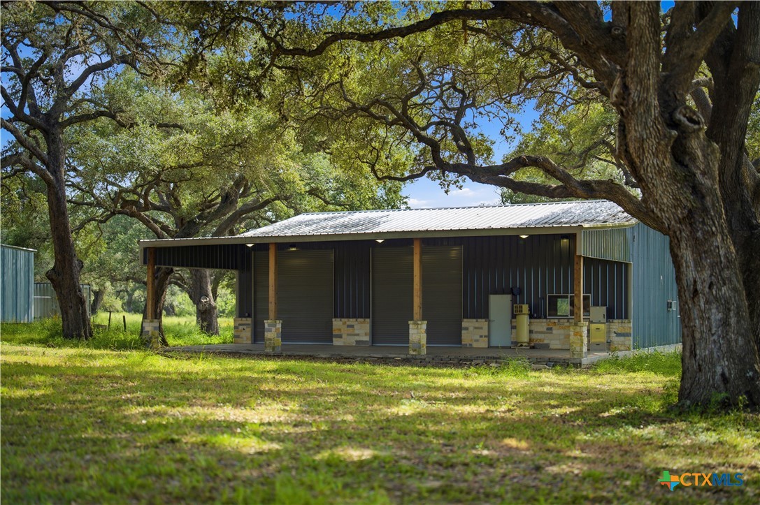 main property photo 28