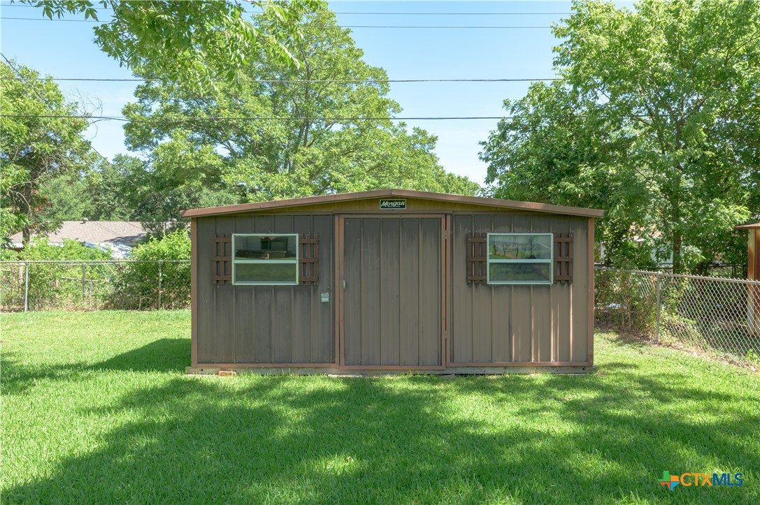 main property photo 27