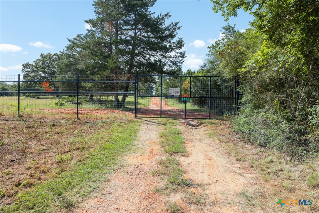 main property photo 14