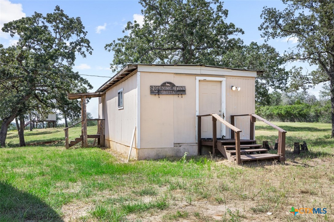 main property photo 30