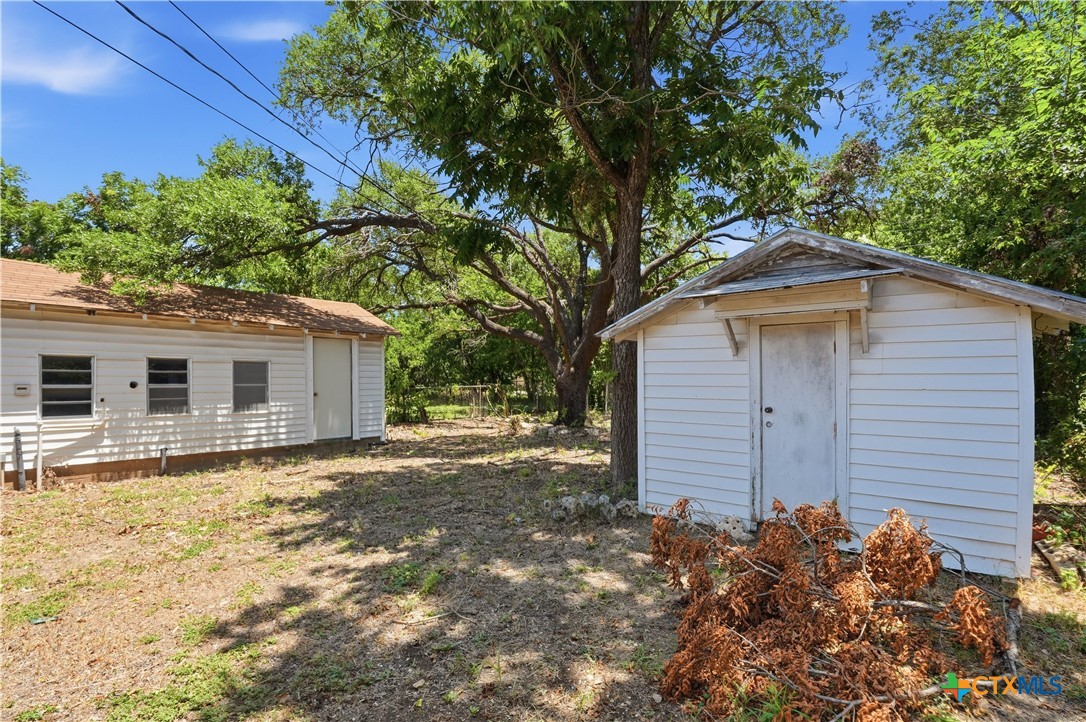 main property photo 28