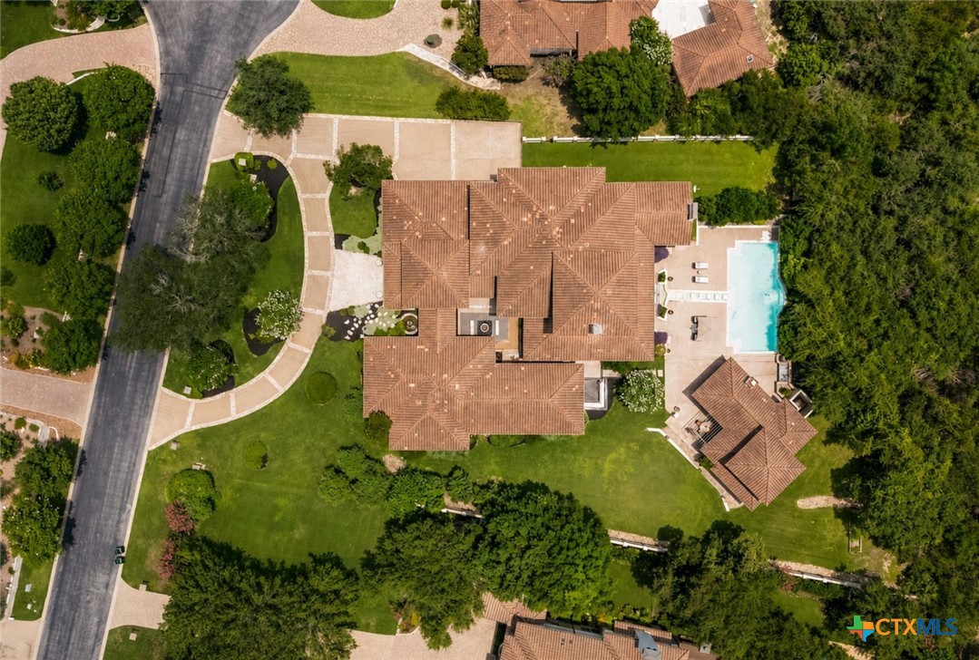 main property photo 33