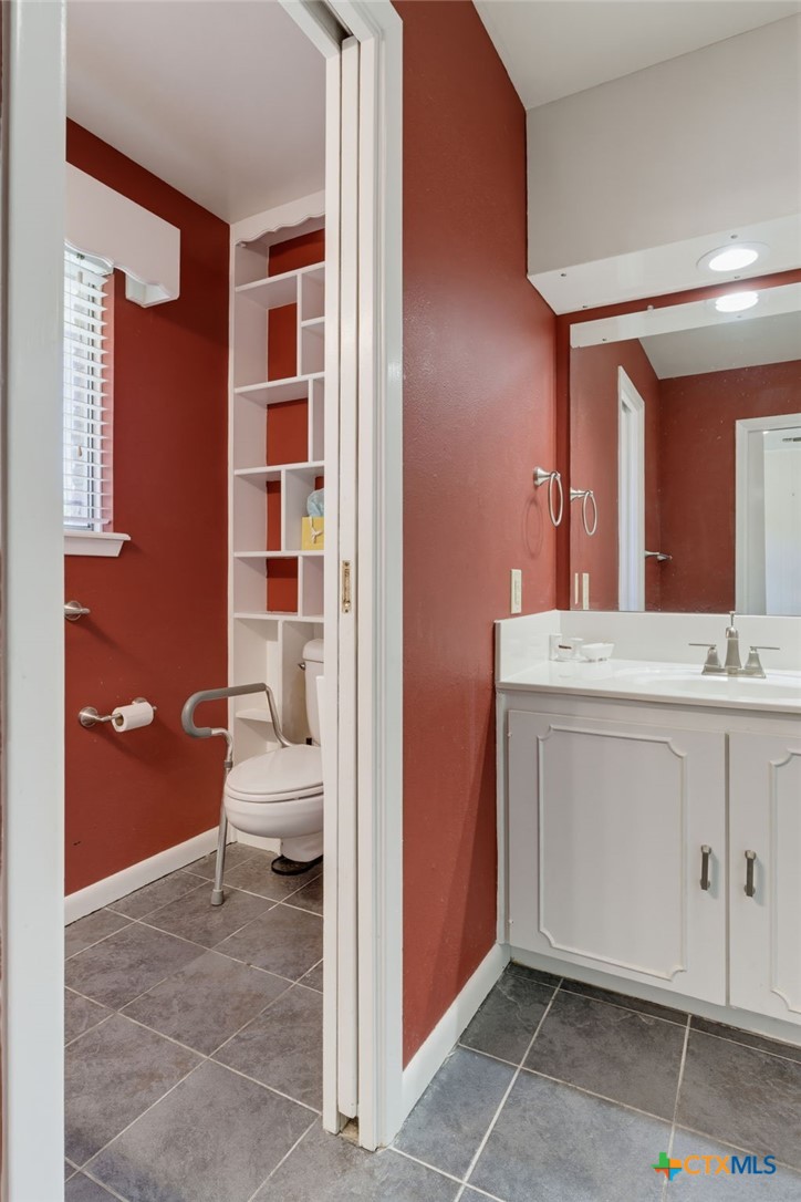 main property photo 25