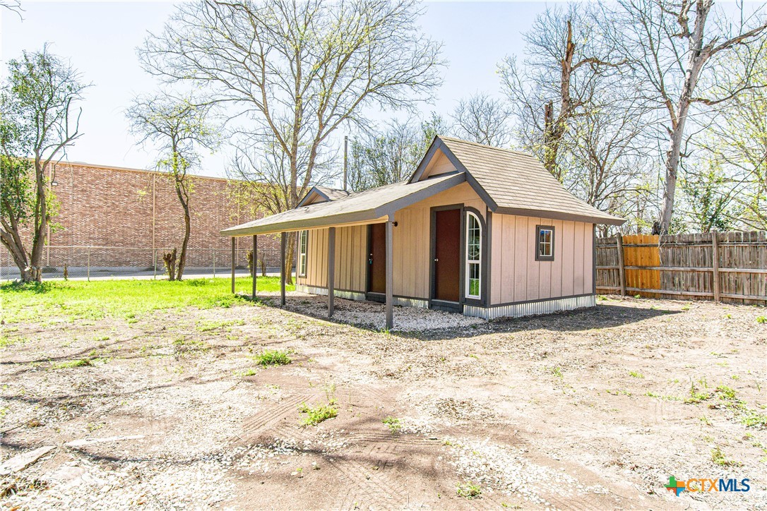 main property photo 18