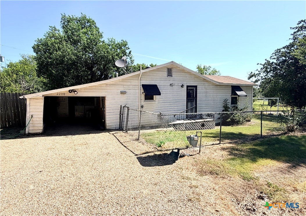 main property photo 13